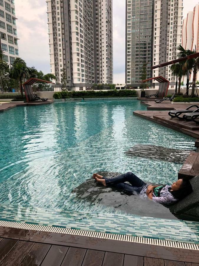 Ioi Conezion Iman'S Home With Pool View Unit プトラジャヤ エクステリア 写真